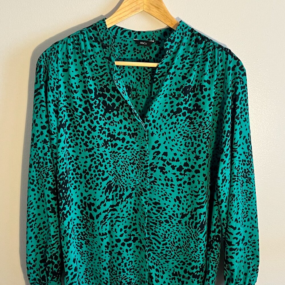 Patterned Flowy Blouse - Picture 4 of 4